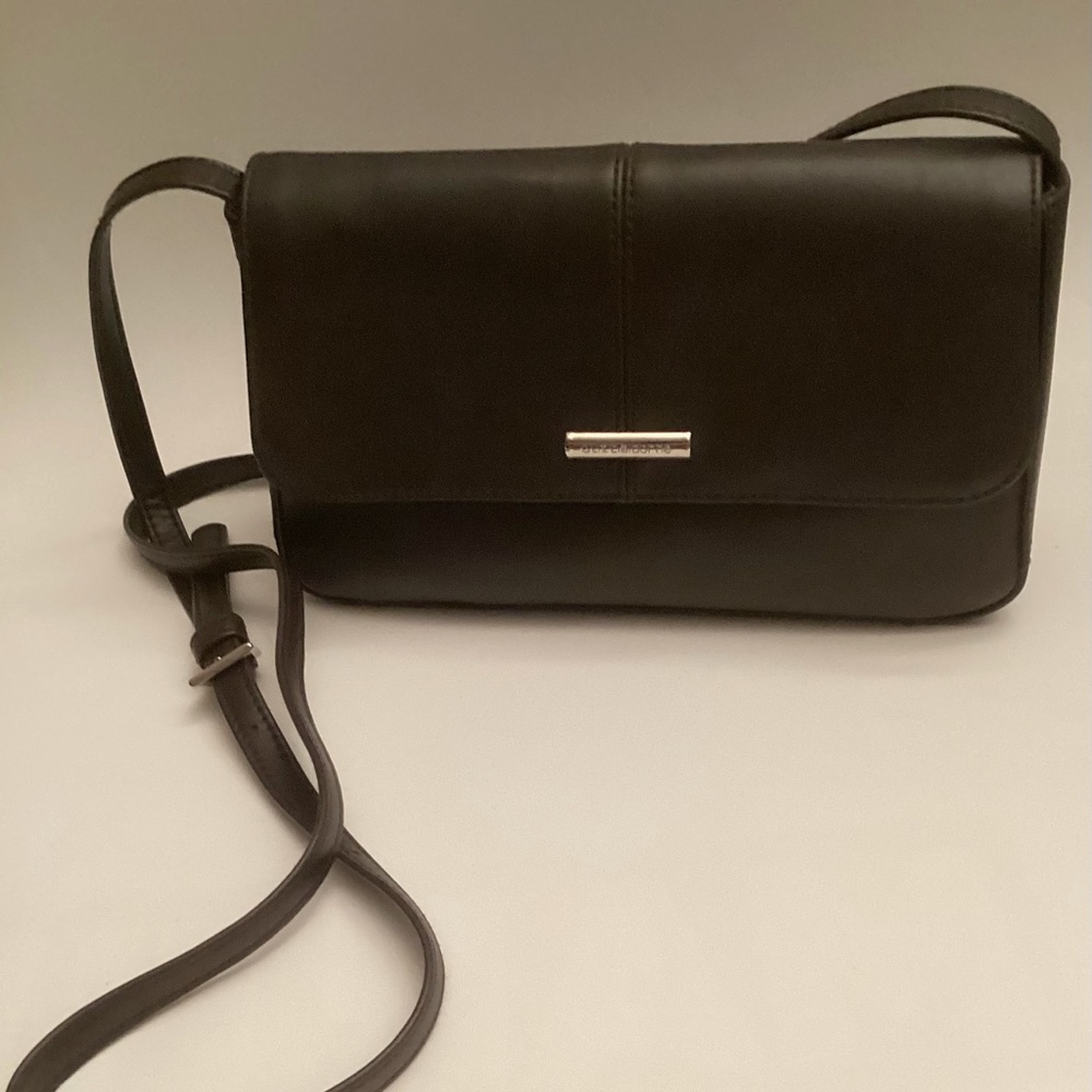 VINTAGE LIZ CLAIBORNE BROWN LEATHER CROSSBODY HANDBAG